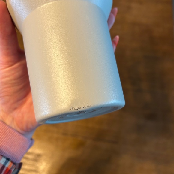 Stanley The Quencher H2.0 Tumbler Fog Silver Trim 40oz - Picture 5 of 6